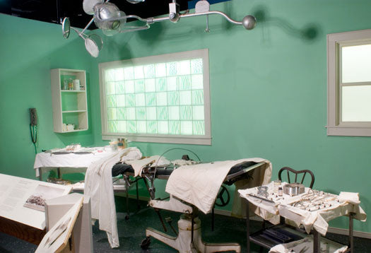 highly sought after all original c. 1930's american antique medical depression era hospital operating room "operay" multibeam surgical light with centrally located orb