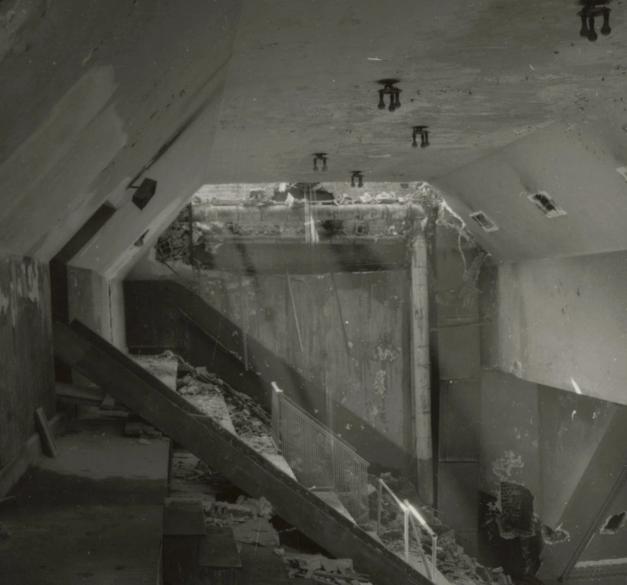 rare 1892-93 cast bronze intact schiller building or garrick theater interior auditorium bare-bulb light fixture