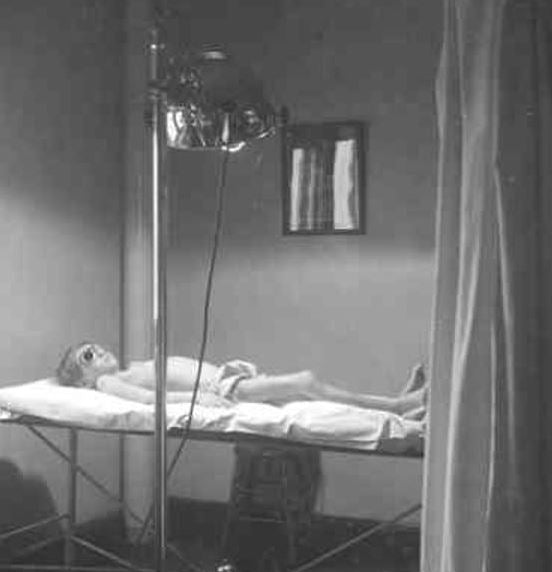 c. 1920's refinished american industrial "doctor heat" light therapy table lamp with unique rolled rim deep bowl copper shade or reflector